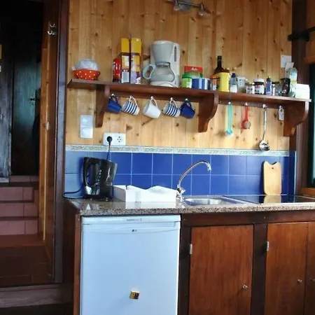 In Mit Schoenem Garten By Interhome Сasa de vacaciones