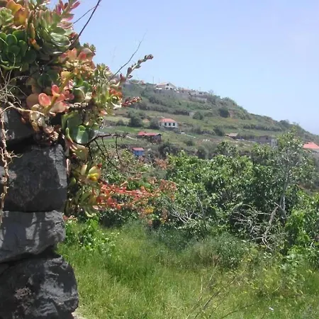 In Mit Schoenem Garten By Interhome Prázdninový dům