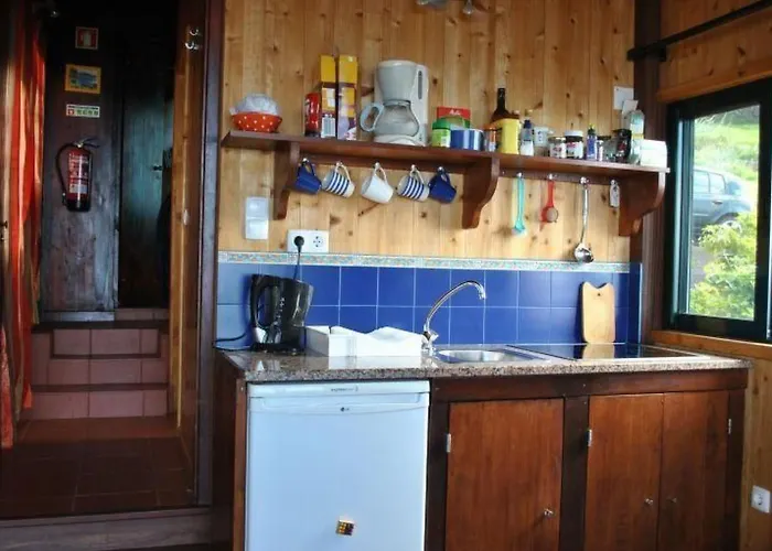 In Mit Schoenem Garten By Interhome Prázdninový dům