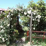 In Canhas Mit Schoenem Garten By Interhome * 蓬他达维托亚